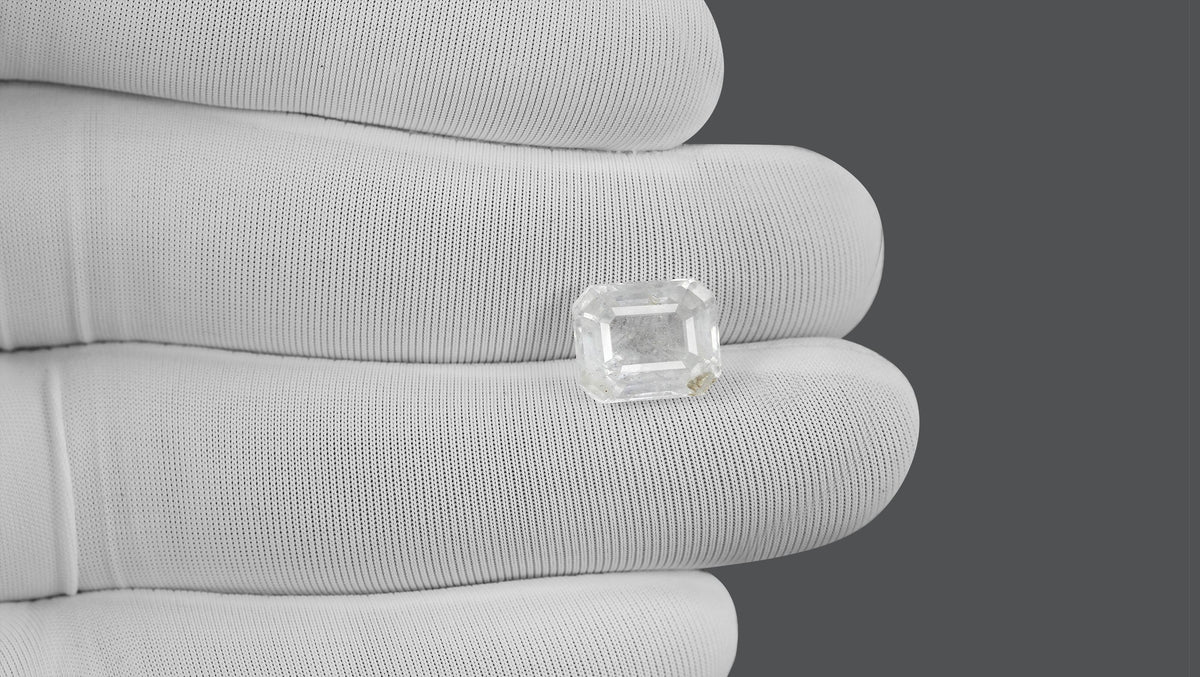 Natural White Sapphire 7.26 Carats / 7.98 Ratti