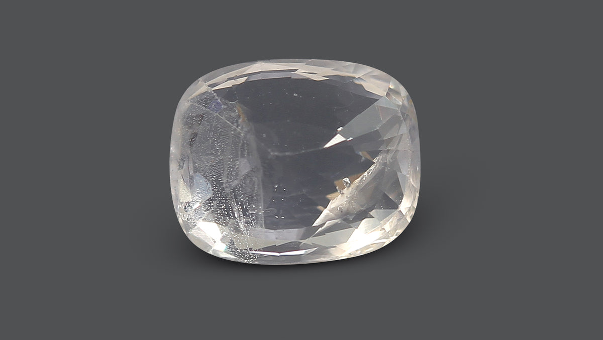 Natural White Sapphire 5.23 Carats / 5.75 Ratti