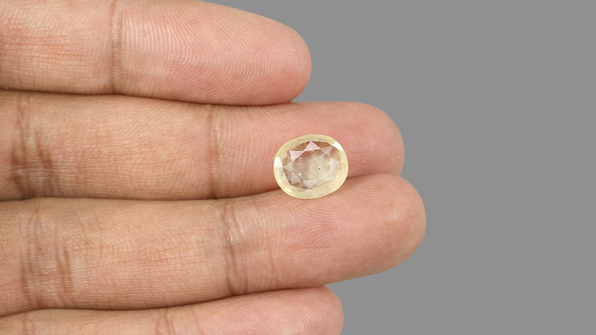 Natural Yellow Sapphire 5.65 Carats / 6.21 Ratti