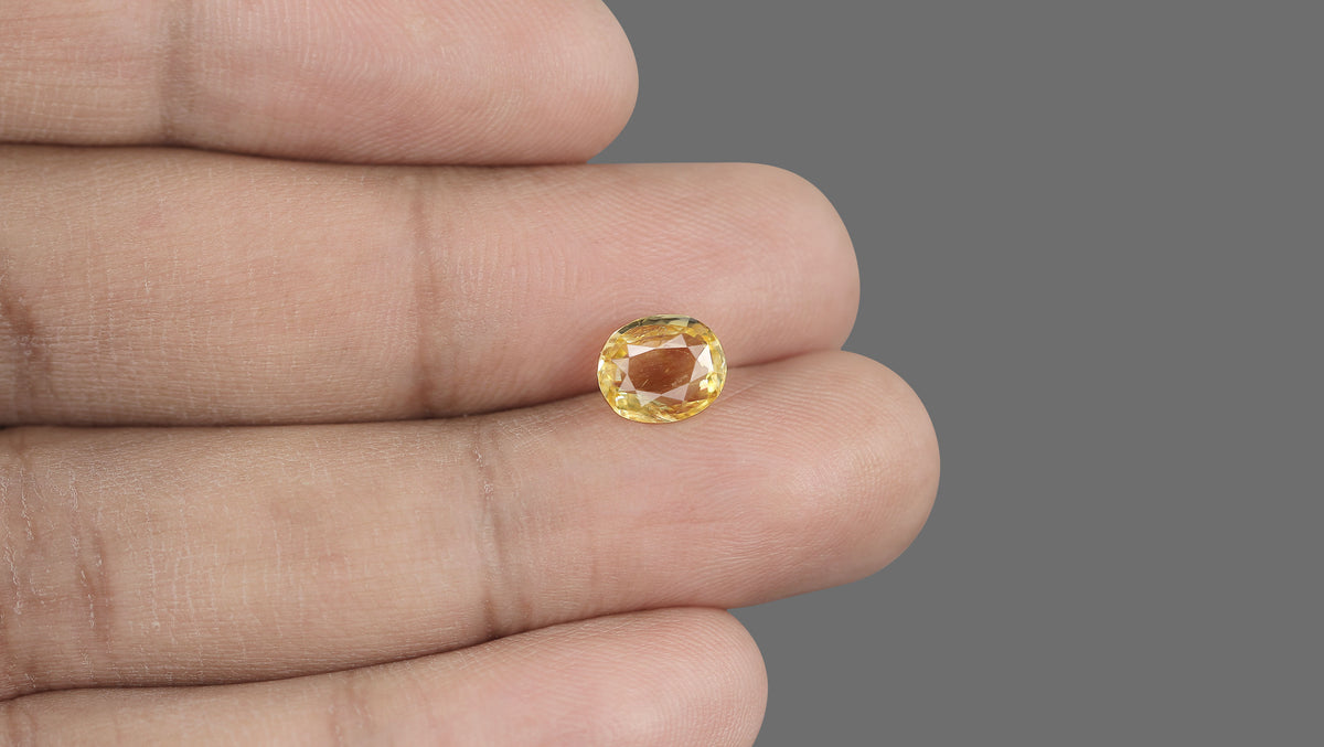 Natural Yellow Sapphire 2.51 Carats / 2.76 Ratti