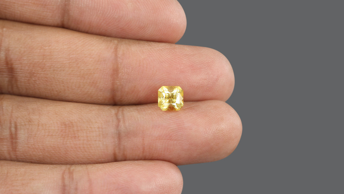 Natural Yellow Sapphire 2.06 Carats / 2.26 Ratti