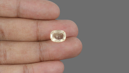 Natural Yellow Sapphire 5.86 Carats / 6.44 Ratti