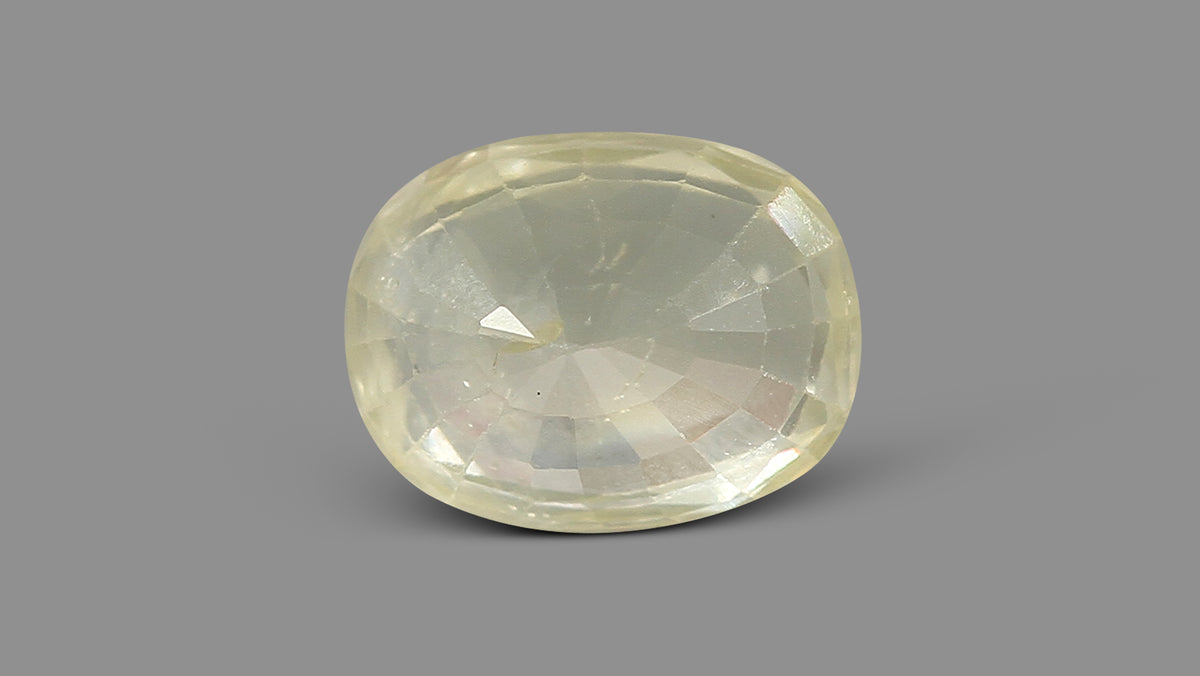 Natural Yellow Sapphire 3.94 Carats / 4.33 Ratti
