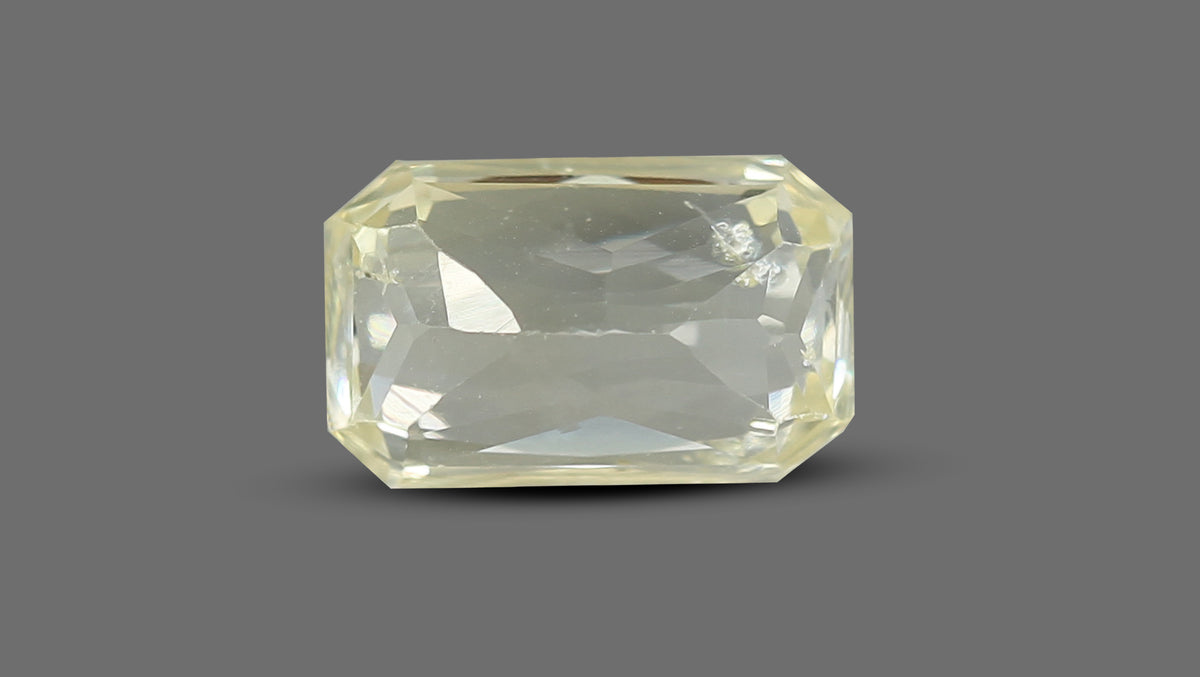 Natural Yellow Sapphire 4.50 Carats / 4.95 Ratti