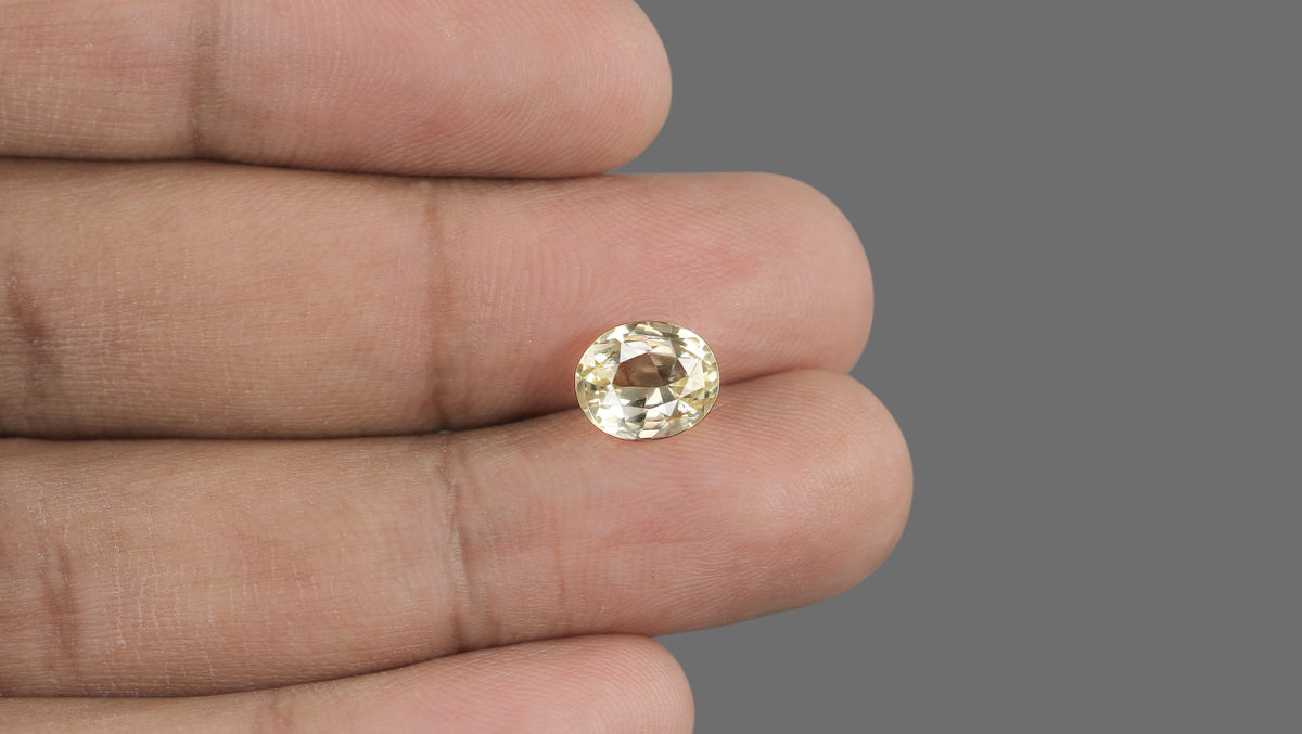 Natural Yellow Sapphire 4.17 Carats / 4.58 Ratti