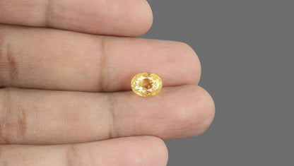 Natural Yellow Sapphire 4.50 Carats / 4.95 Ratti