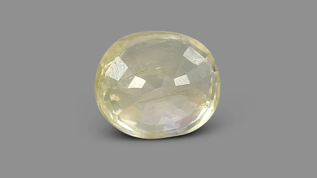 Natural Yellow Sapphire 3.29 Carats / 3.62 Ratti