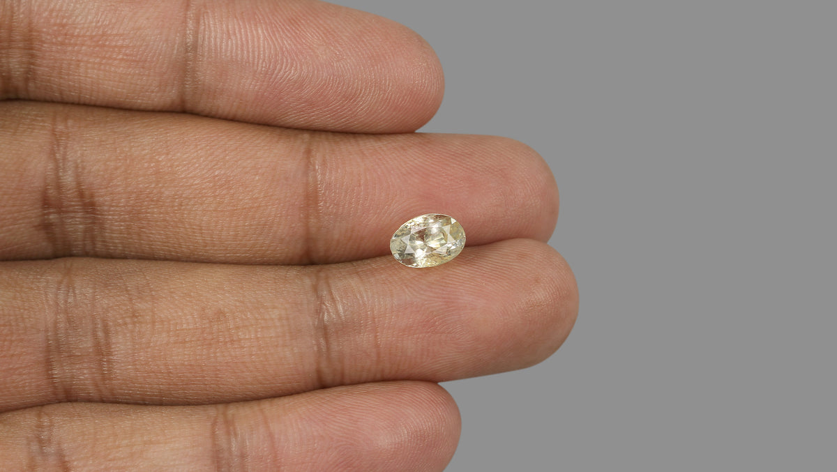 Natural Yellow Sapphire 2.71 Carats / 2.98 Ratti