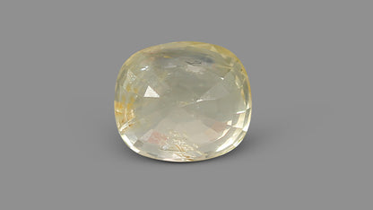Natural Yellow Sapphire 3.38 Carats / 3.71 Ratti