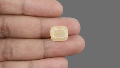 Natural Yellow Sapphire 10.88 Carats / 11.96 Ratti