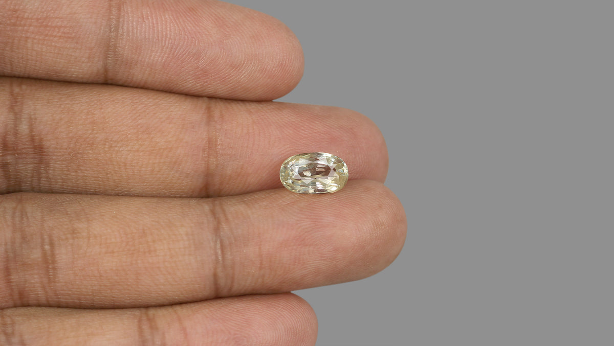 Natural Yellow Sapphire 3.77 Carats / 4.14 Ratti