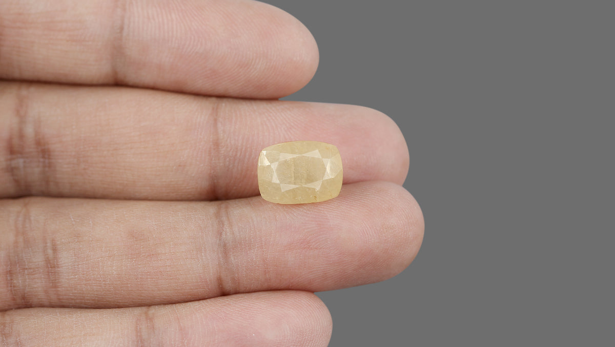 Natural Yellow Sapphire 10.19 Carats / 11.2 Ratti