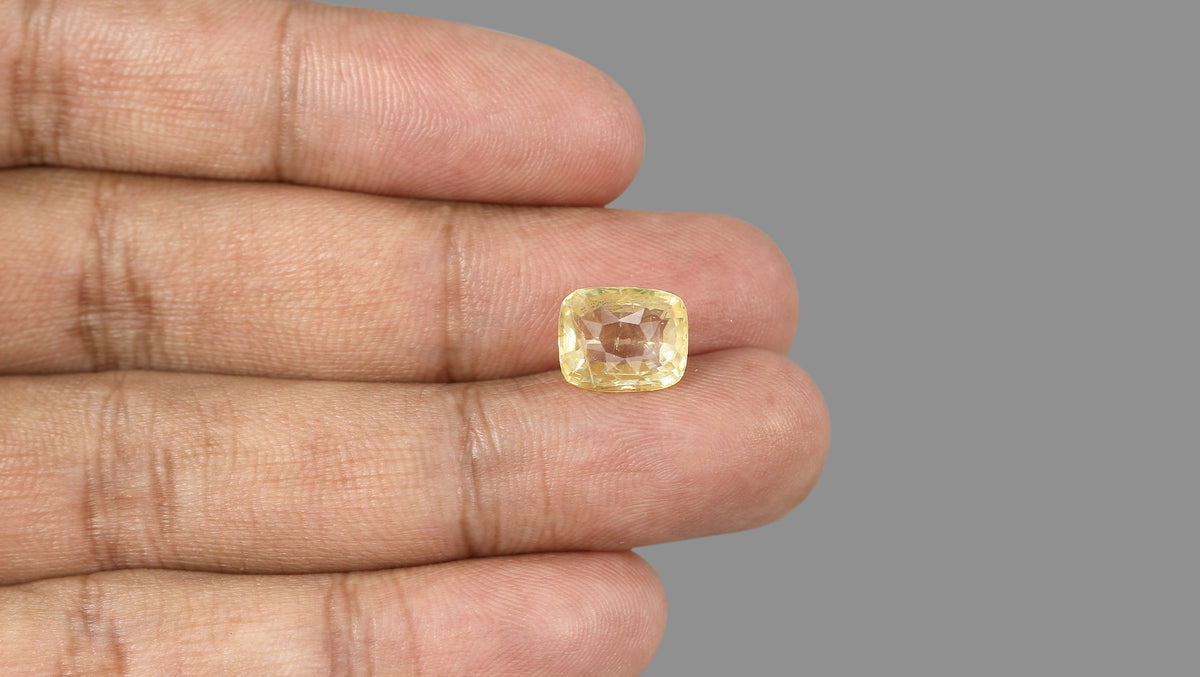 Natural Yellow Sapphire 7.20 Carats / 7.91 Ratti