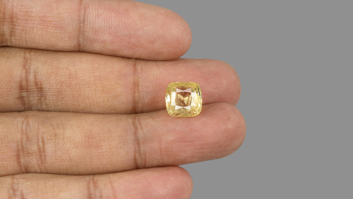 Natural Yellow Sapphire 7.35 Carats / 8.08 Ratti