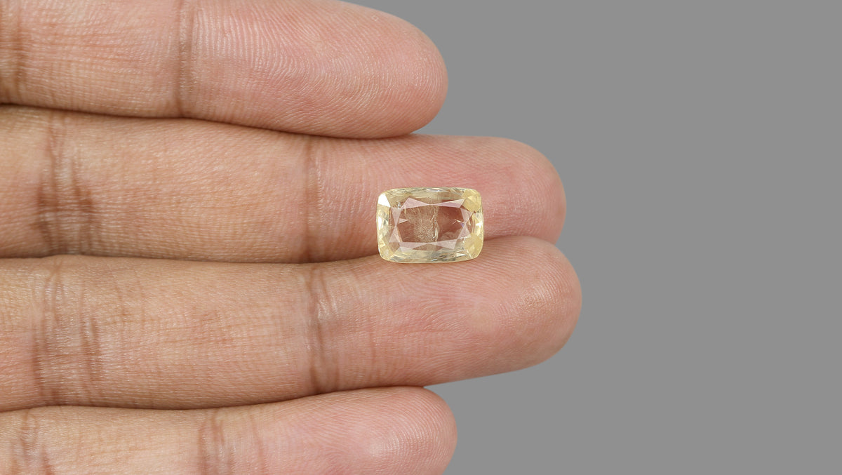 Natural Yellow Sapphire 8.35 Carats / 9.18 Ratti