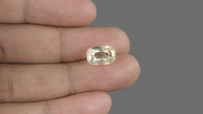 Natural Yellow Sapphire 6.90 Carats / 7.58 Ratti