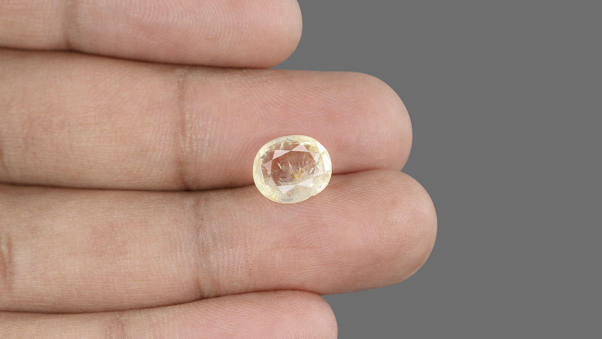 Natural Yellow Sapphire 4.75 Carats / 5.22 Ratti