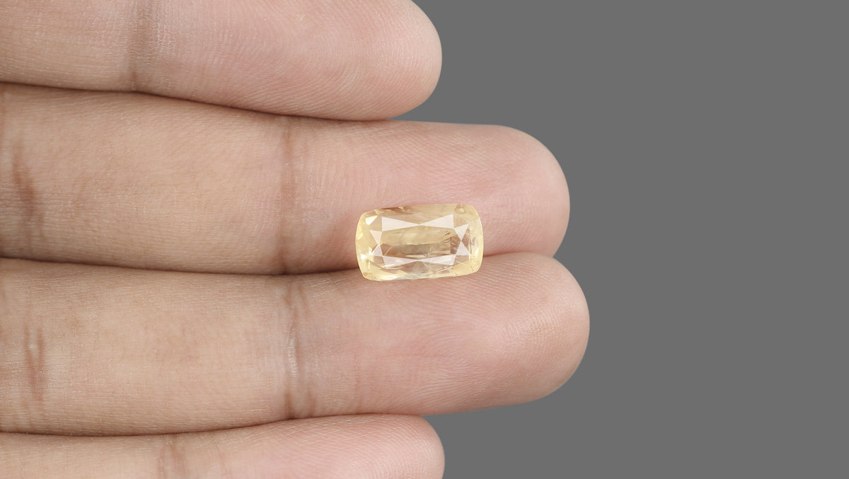 Natural Yellow Sapphire 7.25 Carats / 7.97 Ratti