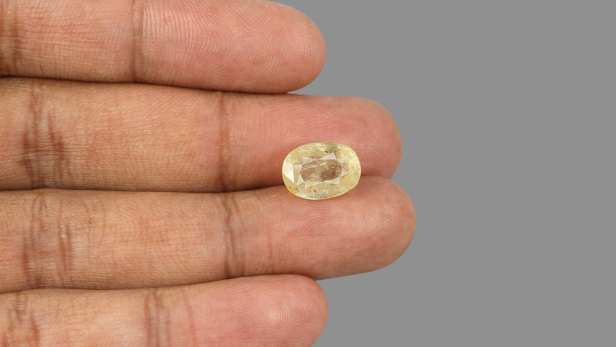 Natural Yellow Sapphire 8.33 Carats / 9.15 Ratti