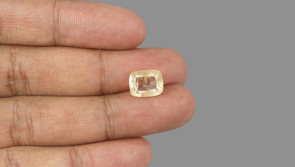 Natural Yellow Sapphire 5.98 Carats / 6.57 Ratti