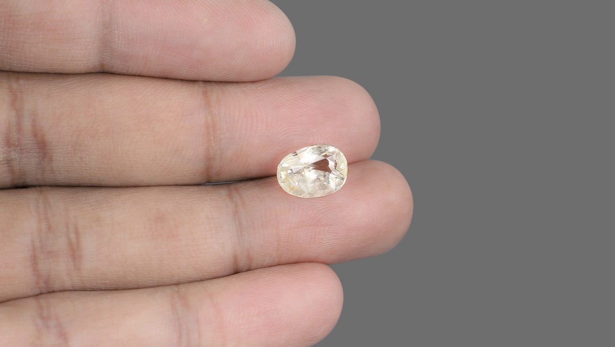 Natural Yellow Sapphire 6.88 Carats / 7.56 Ratti