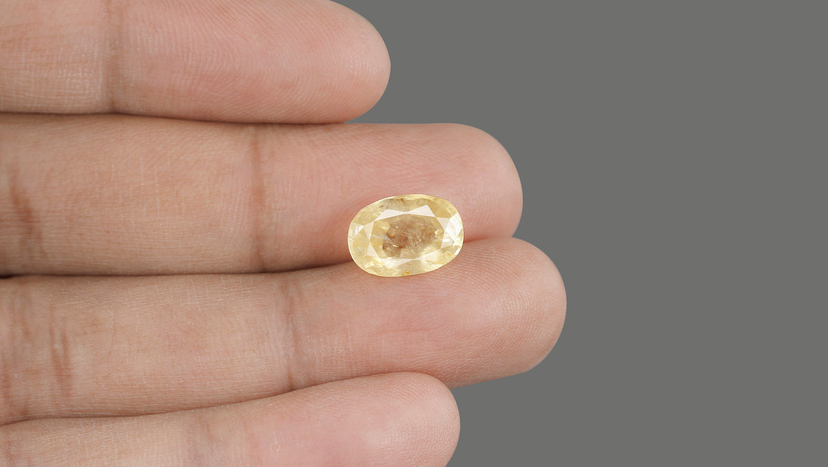 Natural Yellow Sapphire 7.58 Carats / 8.33 Ratti