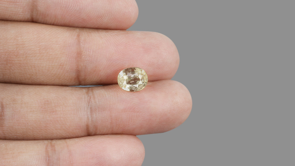 Natural Yellow Sapphire 3.84 Carats / 4.22 Ratti