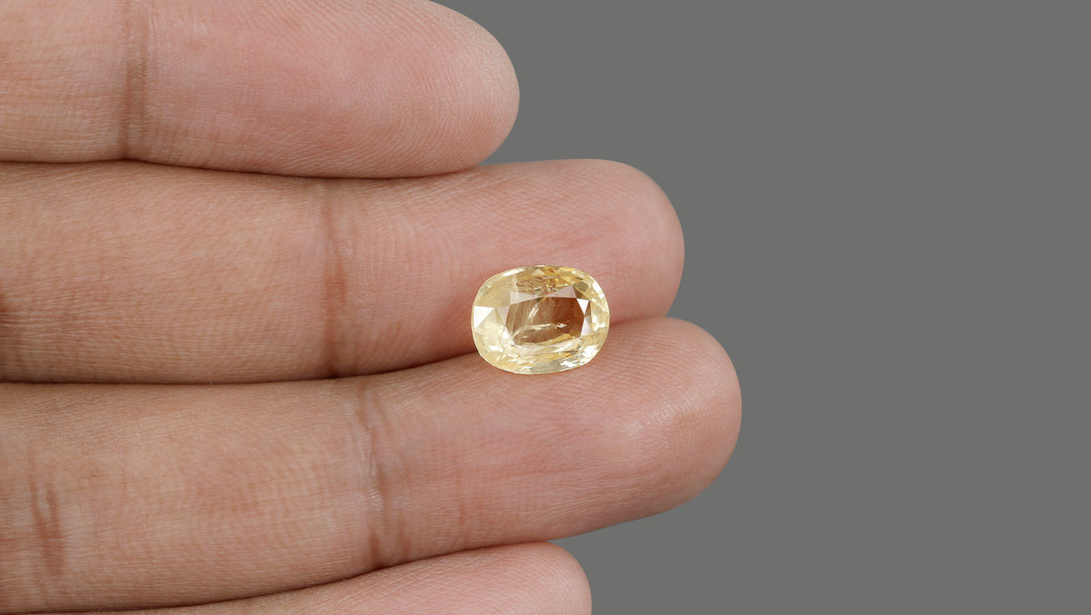 Natural Yellow Sapphire 6.22 Carats / 6.84 Ratti