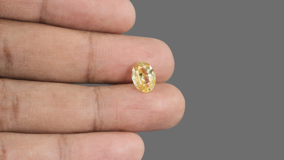 Natural Yellow Sapphire 3.70 Carats / 4.07 Ratti