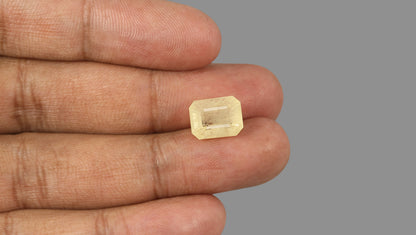 Natural Yellow Sapphire 8.65 Carats / 9.51 Ratti