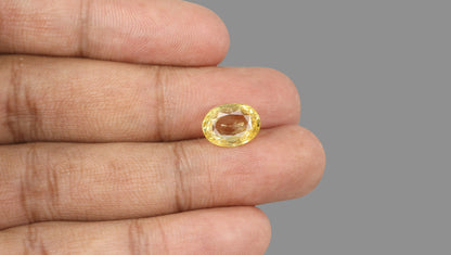 Natural Yellow Sapphire 6.22 Carats / 6.84 Ratti