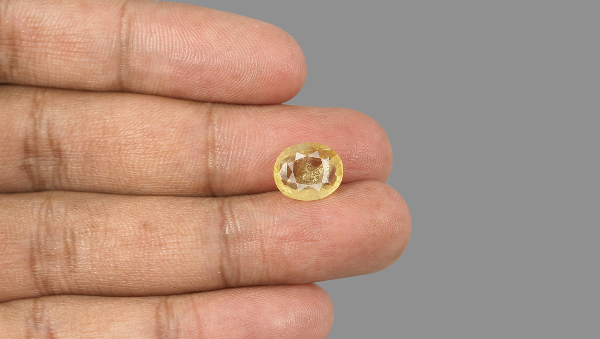 Natural Yellow Sapphire 5.43 Carats / 5.97 Ratti