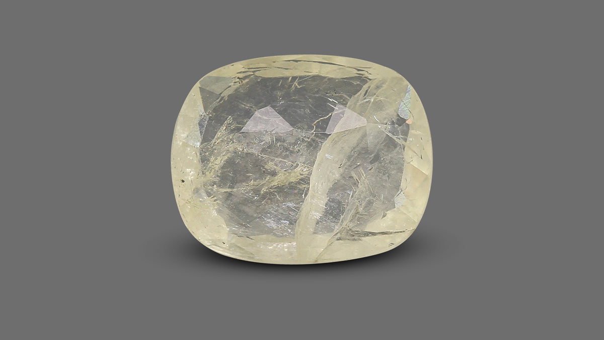 Natural Yellow Sapphire 4.33 Carats / 4.76 Ratti