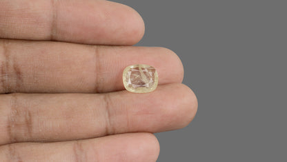Natural Yellow Sapphire 4.33 Carats / 4.76 Ratti
