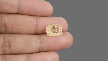 Natural Yellow Sapphire 8.87 Carats / 9.75 Ratti