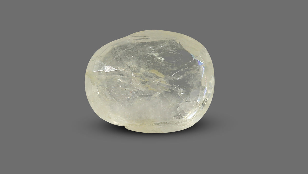 Natural Yellow Sapphire 4.09 Carats / 4.49 Ratti
