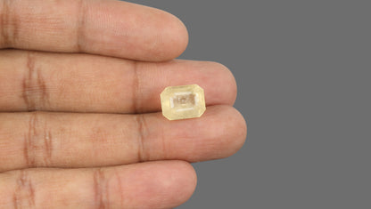 Natural Yellow Sapphire 10.17 Carats / 11.18 Ratti