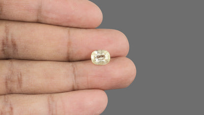 Natural Yellow Sapphire 3.42 Carats / 3.76 Ratti