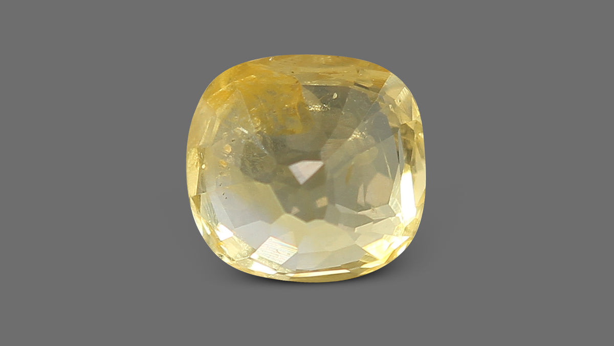 Natural Yellow Sapphire 4.11 Carats / 4.52 Ratti