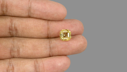 Natural Yellow Sapphire 4.98 Carats / 5.47 Ratti