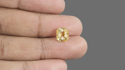 Natural Yellow Sapphire 5.05 Carats / 5.55 Ratti