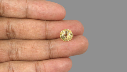 Natural Yellow Sapphire 5.47 Carats / 6.01 Ratti
