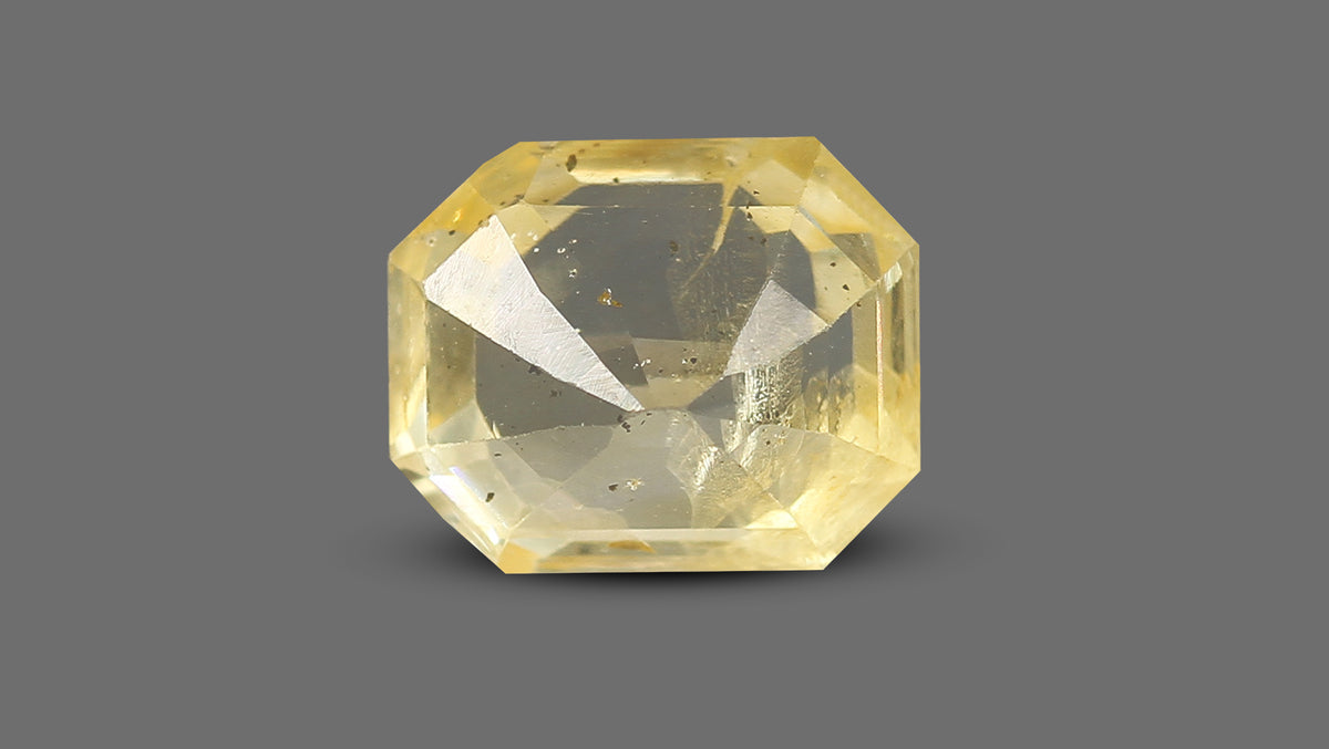 Natural Yellow Sapphire 4.37 Carats / 4.8 Ratti