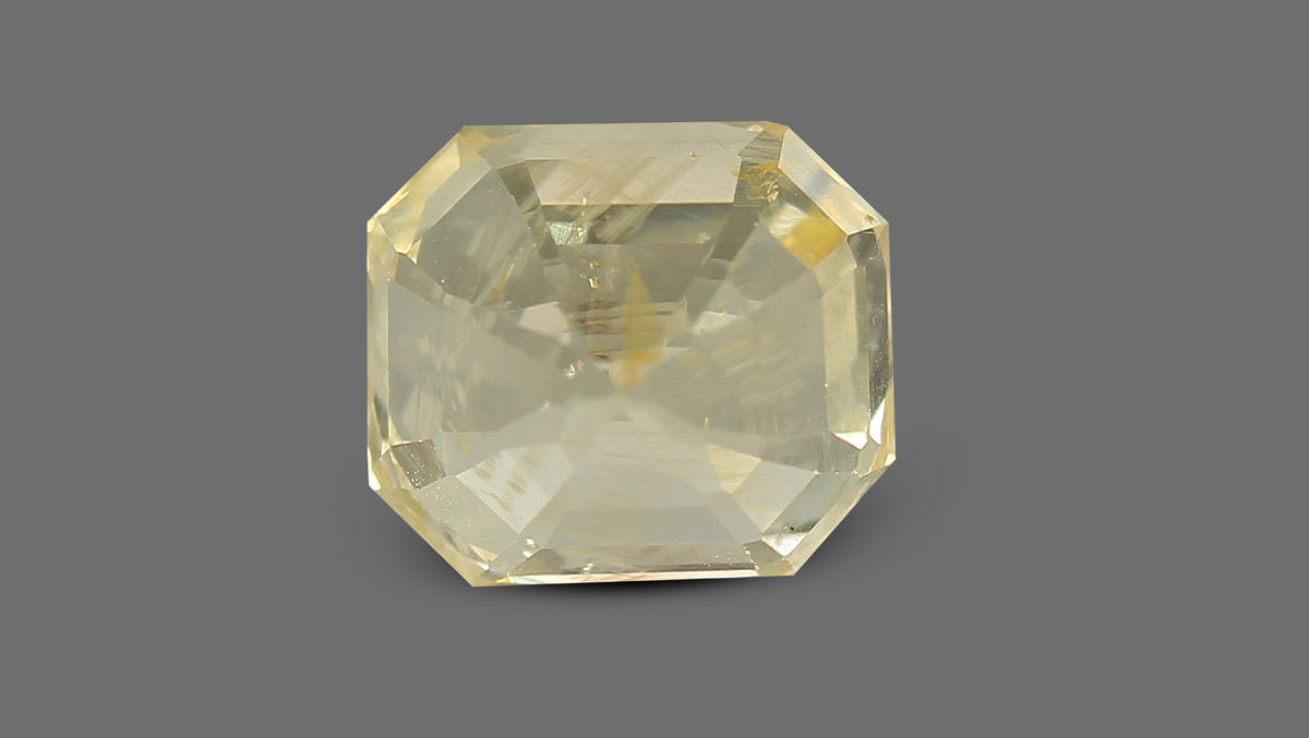 Natural Yellow Sapphire 7.26 Carats / 7.98 Ratti