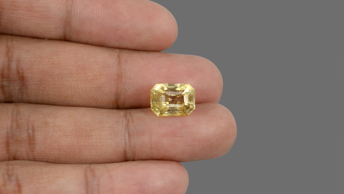 Natural Yellow Sapphire 8.93 Carats / 9.81 Ratti