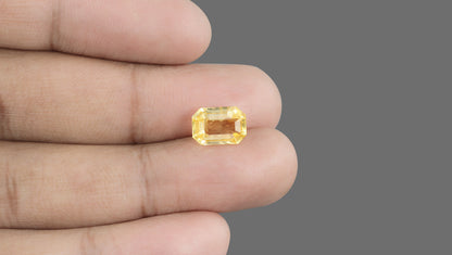 Natural Yellow Sapphire 4.88 Carats / 5.36 Ratti