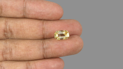 Natural Yellow Sapphire 6.02 Carats / 6.62 Ratti