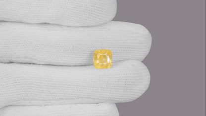 Natural Yellow Sapphire 5.08 Carats / 5.58 Ratti