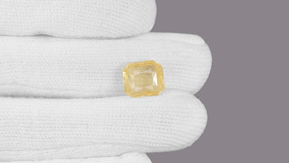 Natural Yellow Sapphire 8.64 Carats / 9.49 Ratti
