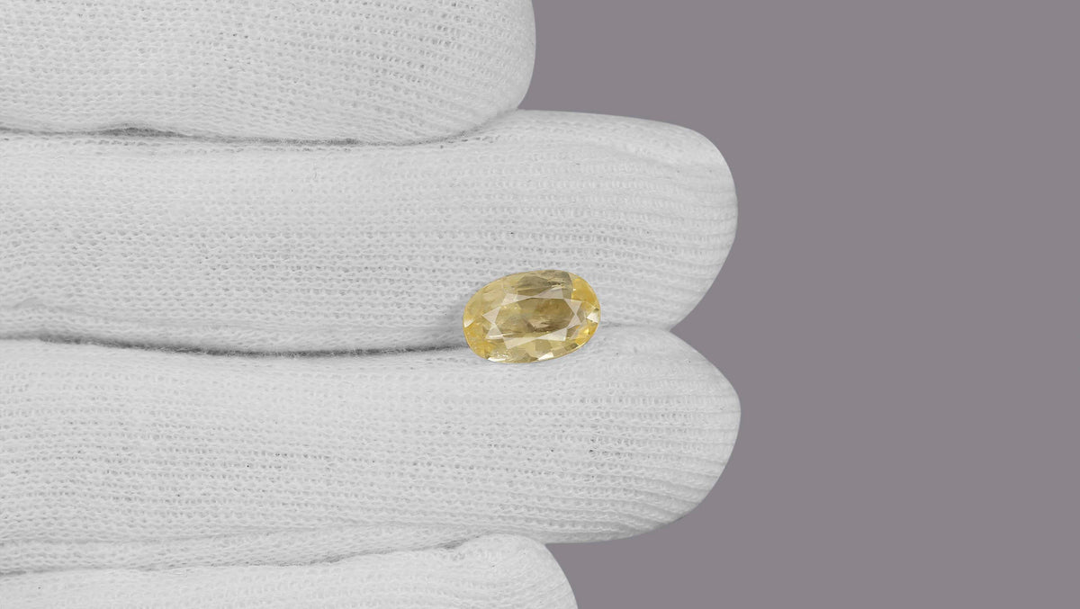 Natural Yellow Sapphire 5.11 Carats / 5.62 Ratti